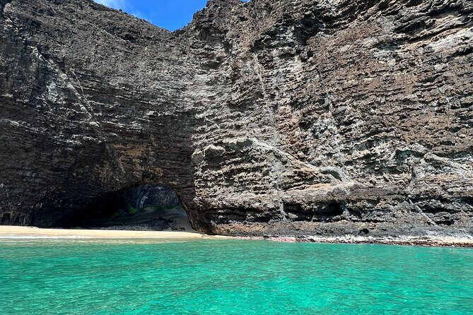 NaPali Boat Tour on the Amelia K - FAQ