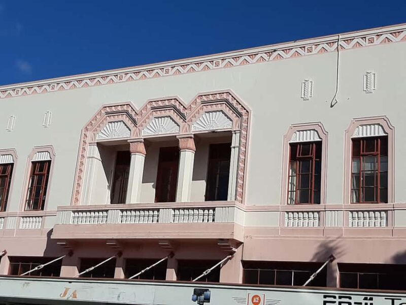 Napier: Art-Deco + Te Mata Peak+ Garden Walk + Wine Tasting - Who Should Consider This Tour?
