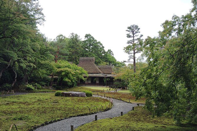 Nara: Yoshikien and Isuien Gardens Tour with Tea Tasting - What’s Included and How It’s Structured