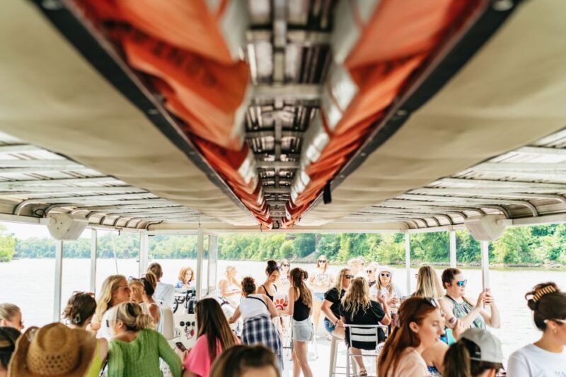 Nashville: Pontoon Party Cruise with a Captain - Key Points