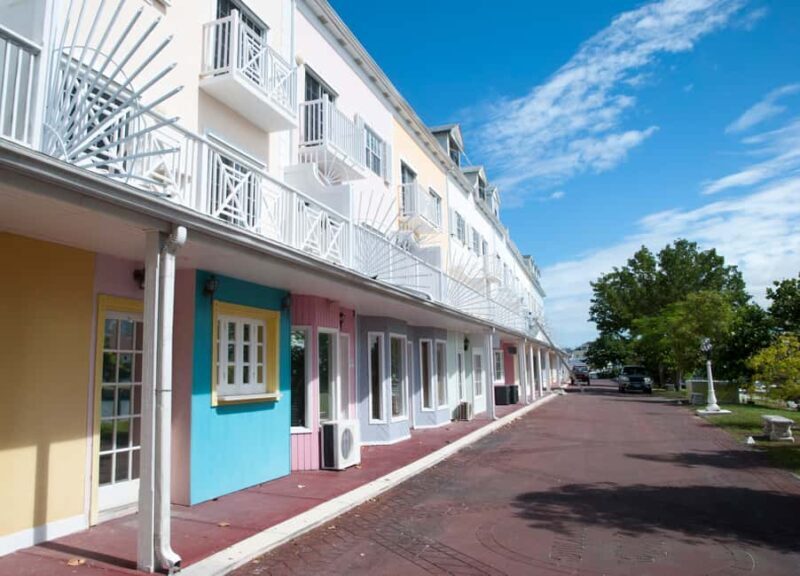 Nassau: E-Scooter Tour with Food Tasting and Local Drinks - An Introduction to the Nassau E-Scooter Experience