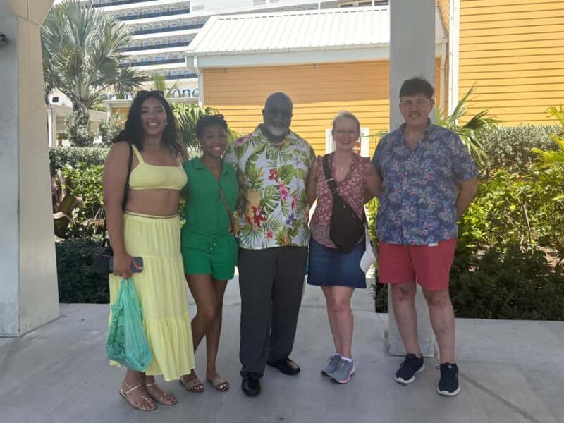 Nassau: Historic City Tour with Drink and Food Tasting - Authenticity and Unique Experiences