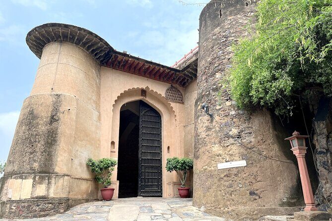 Neemrana Fort visit with Lunch From Delhi - The Sum Up: Who Is This Tour Best For?