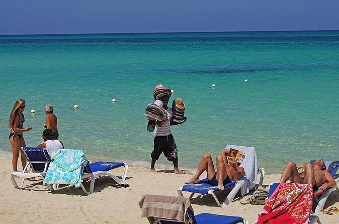 Negril 7 Mile Beach & Rick's Café Combo Tour from Montego Bay - Who Should Consider This Tour?