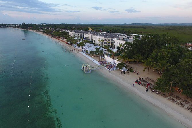 Negril's 7 miles Beach and Rick's Café - Key Points