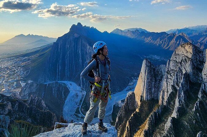 Nest of the Aguiluchos with 3 abseils and certified guides - FAQs