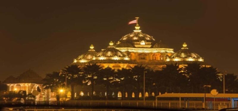 New Delhi: Akshardham Temple Light Show With Custom Add Ons - Who Should Consider This Tour?