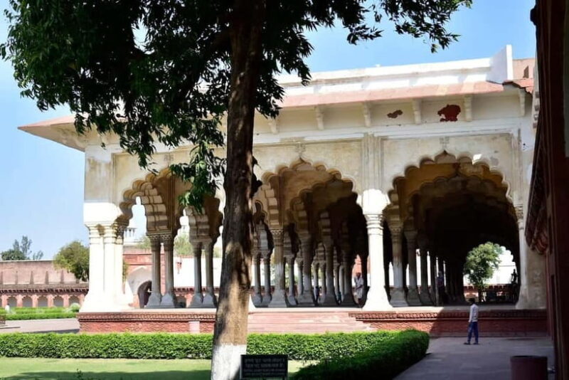 New Delhi: Private Taj Mahal Guide Tour without Tickets - Practical Tips for Travelers
