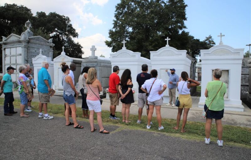 New Orleans: 2-Hour 15-Minute City and Cemetery Tour by Bus - A Practical Overview of the Tour