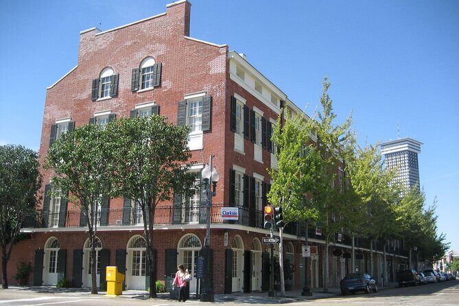 New Orleans Arts District Gallery Tour with Champagne - Who Will Love This Tour?