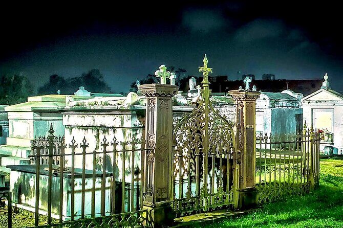 New Orleans Dead of Night Ghosts and Cemetery Bus Tour - FAQ
