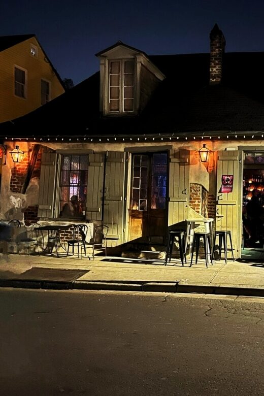 New Orleans Haunted Ghost, Voodoo & Vampire Walking Tour - The Basics: What to Expect and How It Works