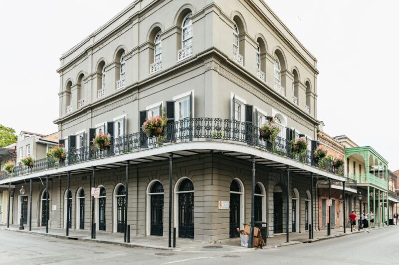New Orleans Haunted Ghost, Voodoo & Vampire Walking Tour