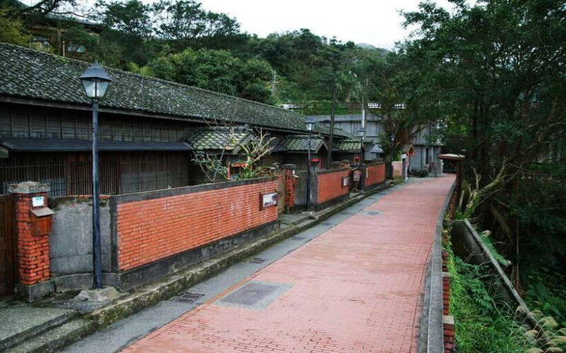 New Taipei City: Golden Museum (Gold Ecological Park) Ticket - Exploring the Grounds and Architecture