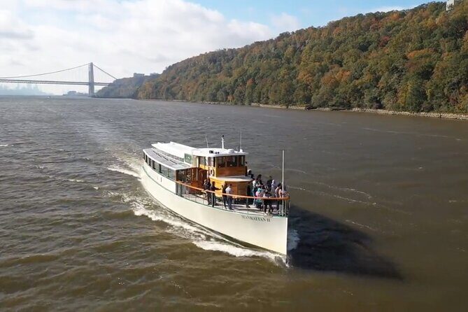 New York Afternoon Fall Foliage Cruise with Lunch - Key Points
