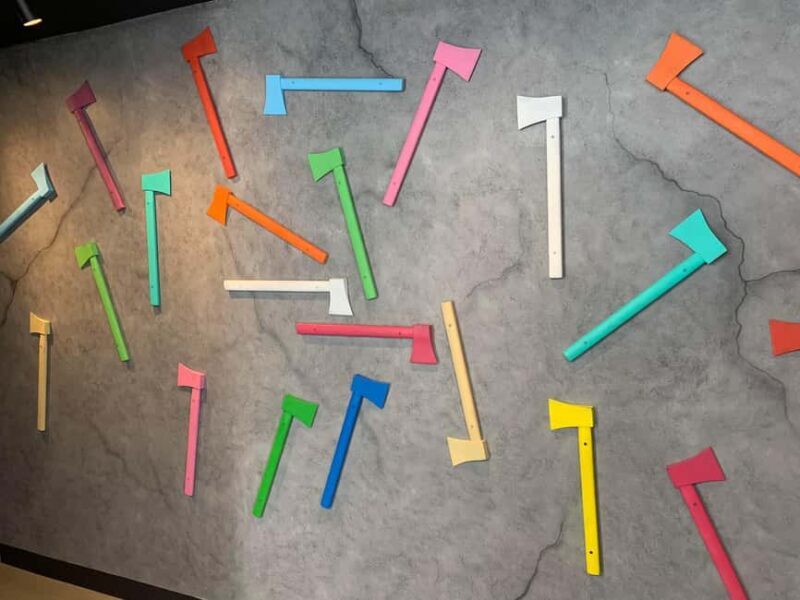 New York: Axe Throwing Experience For 2 - The Details of the Experience