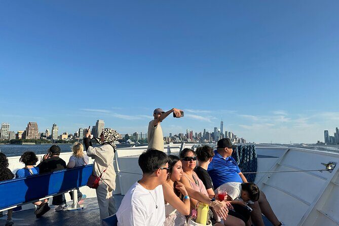 New York City 60 Minute Cruise, Liberty, Skyscrapers and Bridges - A Closer Look at the Cruise Experience