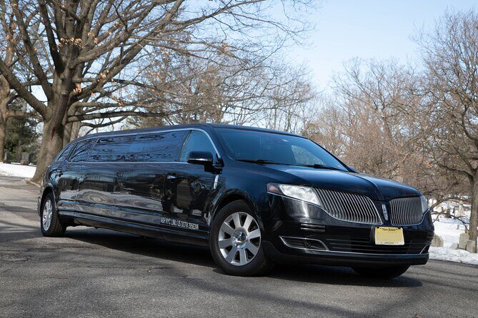 New York City Airport Arrival Transfer by Limo LGA JFK EWR - First Impressions: Style & Convenience Meet Comfort