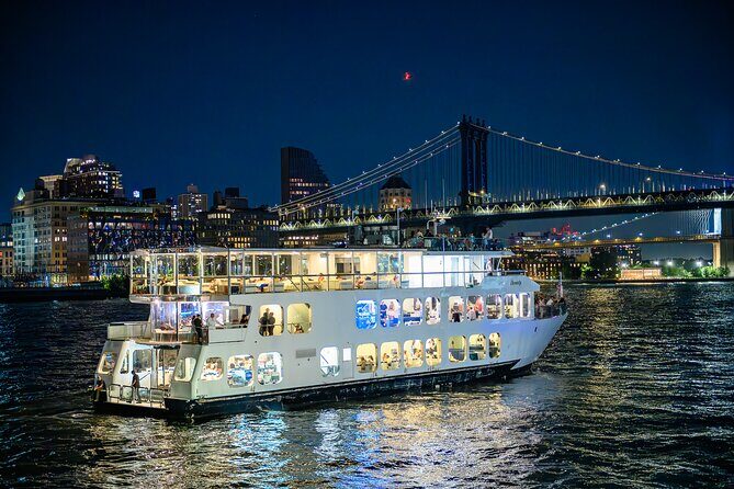 New York City Dinner Cruise on Luxury Yacht with Live Music - Introduction: An Elegant Way to See NYC