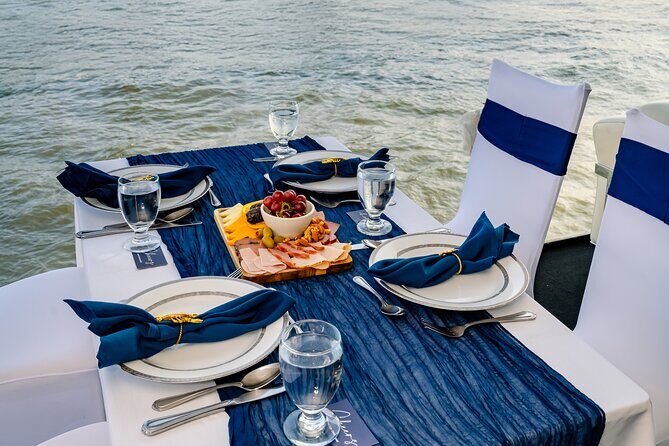 New York City Dinner Cruise on Luxury Yacht with Live Music - Key Points
