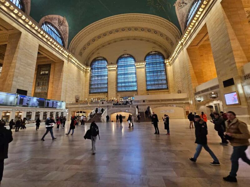 New York City: Gossip Girl Walking Tour - Key Points