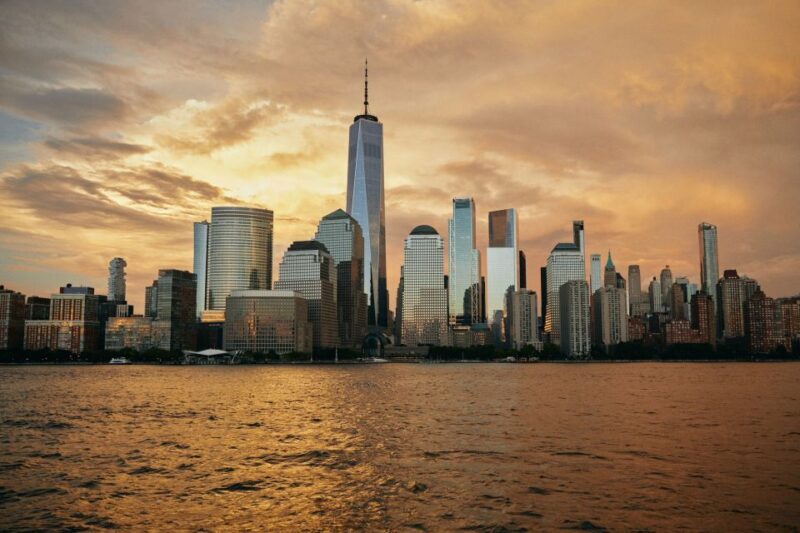 New York City: Gourmet Dinner Cruise with Live Music - The Dining Experience