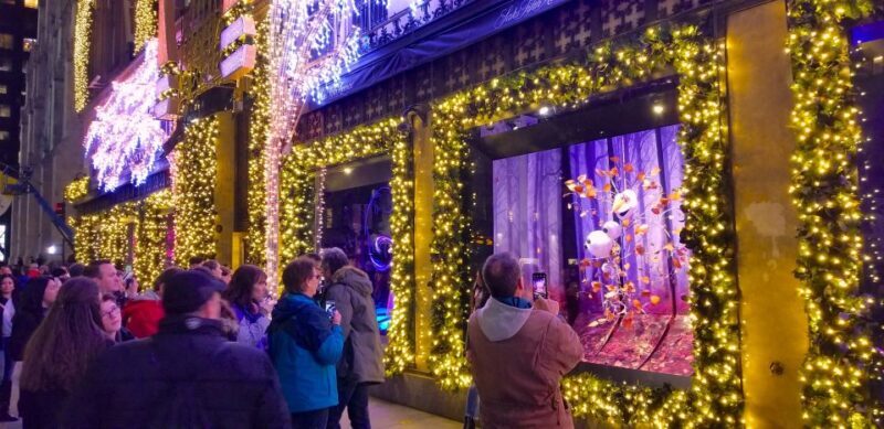 New York City: Holiday Lights Extravaganza Walking Tour - A Closer Look at the Tour Experience
