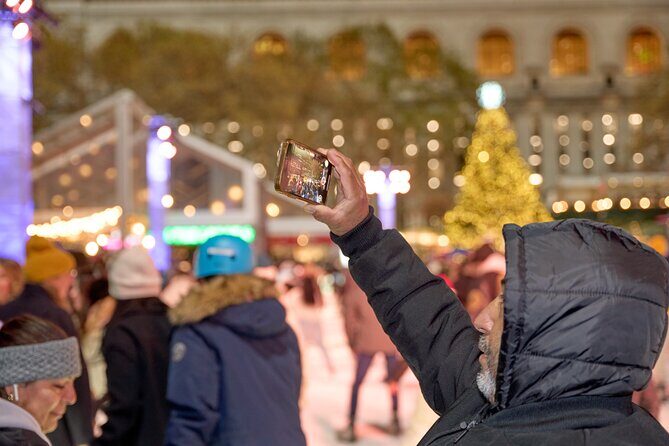New York City Holiday Movie Sites and Lights Bus Tour - The Details: What Makes This Tour Stand Out?
