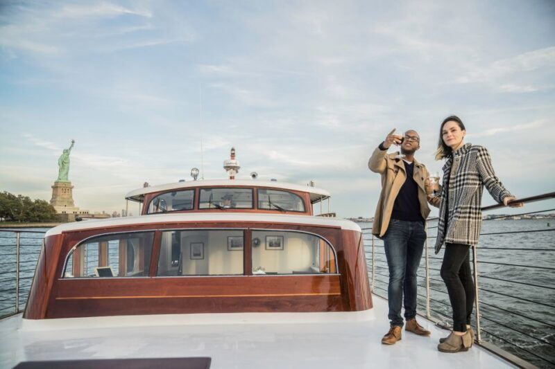 New York City: Mini Yacht Boat Ride with Sightseeing - Authentic Perspectives from Travelers