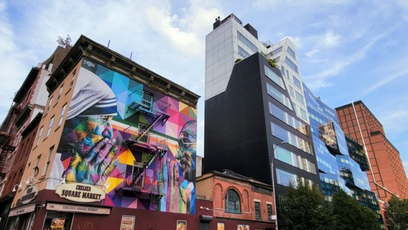 New York City: Secrets Of High Line Park Walking Tour - A Walk Above the Streets: The High Line’s Unique Charm
