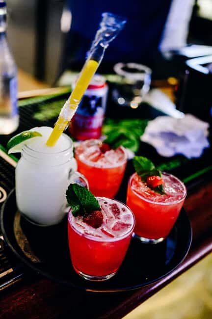 New York City: Sip 'N Groove Evening Cruise with Live DJ - The Value