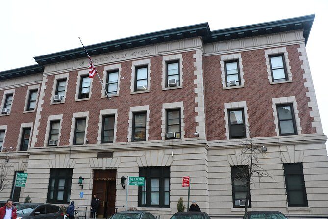 New York contrasts: Manhattan, The Bronx, Queens & Brooklyn - An In-Depth Look at the Tour