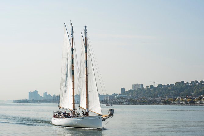 New York Fall Foliage Sail up the Hudson River - Exploring the New York Fall Foliage Sail Up the Hudson River
