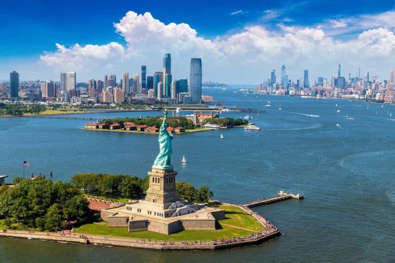 New York: Statue of Liberty and Hop-On Hop-Off Bus Tour - A Closer Look at the Tour Experience