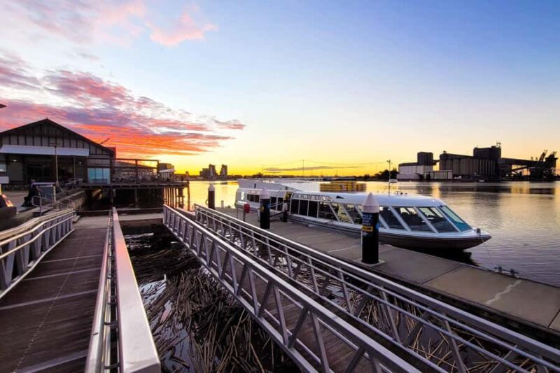 Newcastle: Harbour Dinner Cruise with Live Music - The Experience in Detail