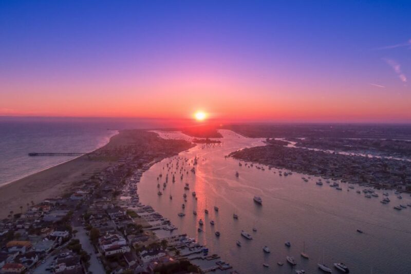 Newport Beach: City Cruises Weekend Dinner Cruise with DJ - Views That Truly Shine