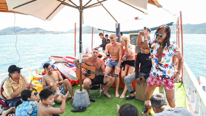 Nha Trang: Coral Reef Snorkeling and Floating Bar Party - The Guides and Atmosphere