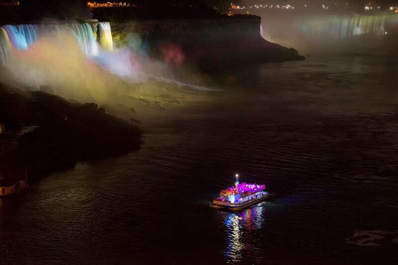 Niagara Falls, Canada: Evening Fireworks Cruise - FAQ