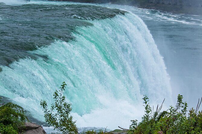 Niagara Falls Day Trip by Air from New York City