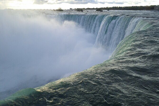Niagara Falls Day Trip by Air includes Maid of the Mist Seasonal - Why Consider This Tour?