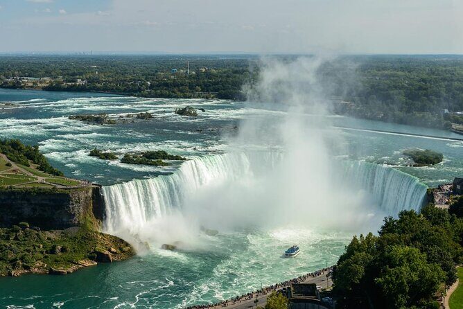 Niagara Falls Evening Tour with Boat, Dinner & Illumination Tower - Key Points