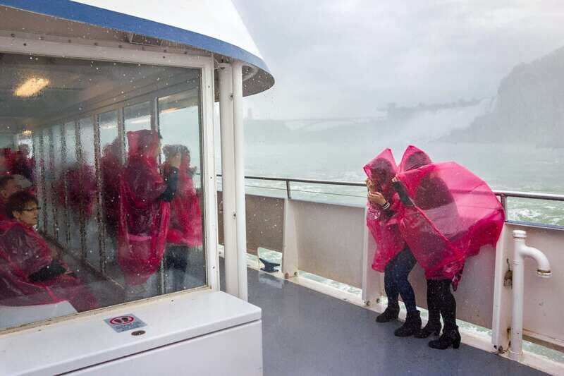 Niagara Falls: Guided Falls Tour with Dinner and Fireworks - Practical Tips for Participants