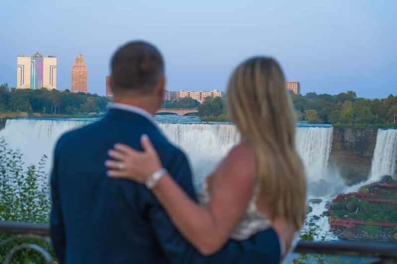 Niagara Falls: Guided Portraiture Tour with Boat Ride - Overview of the Tour Experience