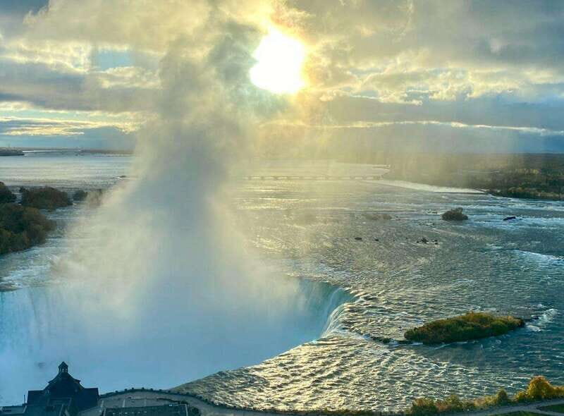 Niagara Falls: Luxury Private Tour with Winery stop - Key Points