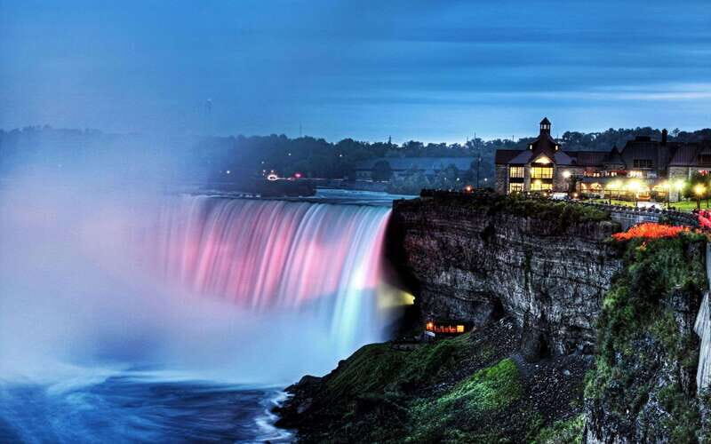 Niagara Falls: Night Tour w/ 3 Course Dinner & Light Show - An Overview of the Experience