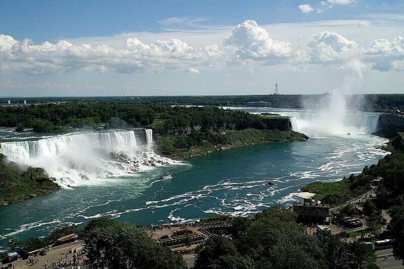 Niagara Falls Tour from Toronto with Optional Boat Cruise - Maple Syrup and Ice Wine Tastings