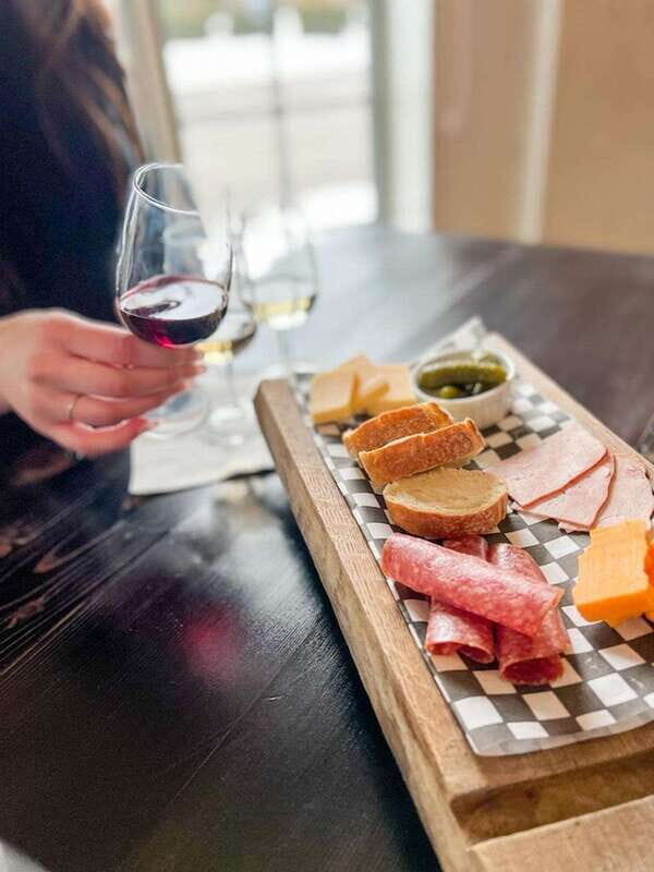 Niagara-on-the-Lake: Wine & Charcuterie Tour with Tastings - Transportation and Group Size