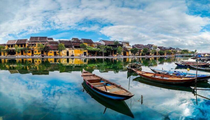 Night Boat Trip and Floating Lantern on Hoai River Hoi An - The Experience in Detail