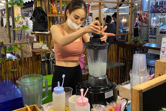 Night life in Bangkok - Jodd Fairs Train Night Market(Joint) - Key Points