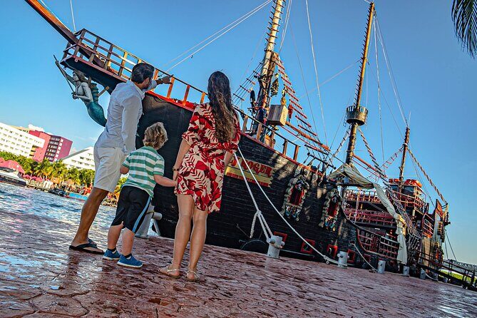 Night Pirate Ship Cruise in Cancún with Show & Lobster Dinner - An In-Depth Look at the Pirate Cruise Experience